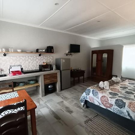 Bluewater Guesthouse Порт-Элизабет Экстерьер фото